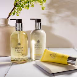 Orange and Bergamot Fine Liquid Hand Wash 300 ml - Additional view 5