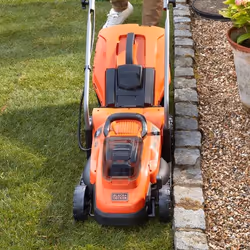 Black & Decker BCMW3318N Push lawn mower Battery Black, Orange - Additional view 7