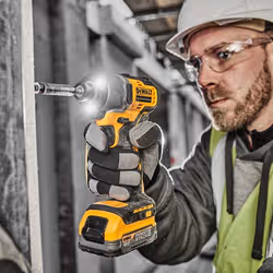 DeWALT DCF840NT-XJ power screwdriver/impact driver Black, Yellow - Additional view 2