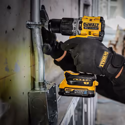Dewalt Dewalt DCK2050E2T 18V XR Combi Drill & Impact Driver Twin Pack (2 x Powerstack Batteries) DCK2050E2T-GB - Additional view 4