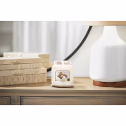 Yankee Candle Soft Blanket wax candle Round White 1 pc(s)