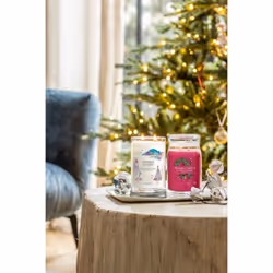 Yankee Candle Sparkling Winterberry wax candle Round Red 1 pc(s)