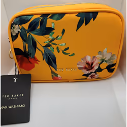 TED BAKER SMALL WASH BAG
