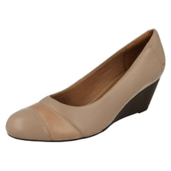 ) Ladies Clarks Wedge Heeled Shoes Brielle Tacha - D Fit - UK 7, Sand (Beige