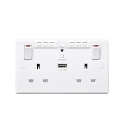 BG Electrical 13A 2 Gang Switched Socket with Wi-Fi Extender + 1x USB-