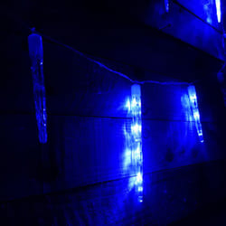 Premier 6.9m / 24 Chaser Icicle Shape Blue LED Christmas Lights Indoor / Outdoor