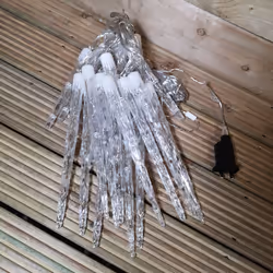 Premier 6.9m / 24 Chaser Icicle Shape Blue LED Christmas Lights Indoor / Outdoor