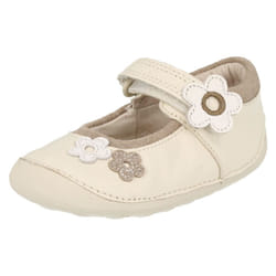 ) Clarks Girls Cruiser Shoe Little Candy - F Fit - UK 2, Cotton (White