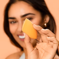 REAL TECHNIQUES Miracle Complexion Makeup Sponge for full cover foundation (Packaging and Colour May Vary) Orange
