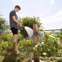 Gardena City Gardening Terrace Spiral Hose 7.5 m: Garden hose with integrated hose holder, 9 mm hose diameter, with original Gardena system parts and