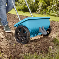 Gardena Spreader L: Universal Spreader for Delivering Fertiliser, Seeds and Salt, 45 cm Spreading Width, for About 400 m sq of Lawn Area, 12.5 Litre