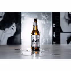 Asahi Super Dry Beer, 24 x 330ml, Japanese Beer, 5% ABV, Brewed in Italy, Premium Lager, Crisp and Dry Taste