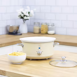 Swan SF17021CN Retro Slow Cooker with 3 Temperature Settings, Keep Warm Function, 3.5L, 200W, Retro Cream