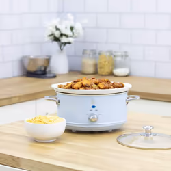 Swan SF17021BLN Retro Slow Cooker with 3 Temperature Settings, Keep Warm Function, 3.5L, 200W, Retro Blue