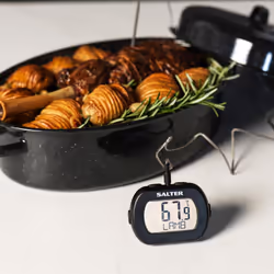 Salter BW12811EU7 Self-Basting Roaster ? 38cm Vitreous Enamel Coated Steel Roasting Tin With Lid, Oval Dish, PFAS-Free, Dishwasher Safe, Oven Safe to