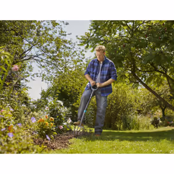 Gardena ErgoLine Telescopic Spade, Garden Spade of Quality Steel for Turning Over and Removing Soil with Foot Rest and Ergonomic D-Handle (17020-20)