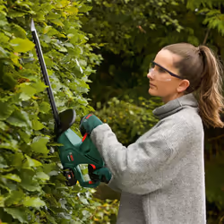 Bosch Cordless Hedge Cutter EasyHedgeCut 18V-52-13 (Without Battery; 18 Volt System; Blade Length 52 cm; for Trimming Smaller Hedges; in Carton