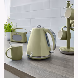 Swan SK19020GN Retro Jug Kettle, Fast Boil, Easy Pour, 360 Degree Base, 1.5L, 3KW, Green