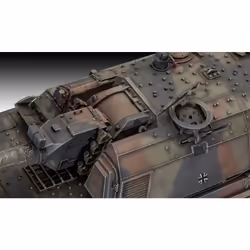 Revell 03279 Panzerhaubitze 2000 1:35 Scale Unbuilt/Unpainted Plastic Model Kit, Green