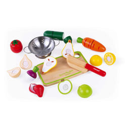 Janod - Green Market Fruits and Vegetable Maxi Set - Market Crate with 9 Velcro Fruits and Vegetables to Cut - Wooden Board and Knife - Metal Colander