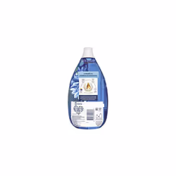 Comfort Ultimate Care Fresh Sky Ultra-Concentrated Fabric Conditioner bottle made of 100% recycled plastic* for complete clothes protection 6x 870 ml