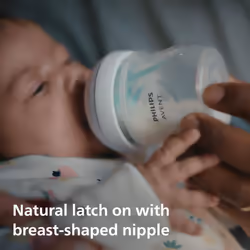 Philips Avent Natural Response Baby Bottle - 2X 125ml Baby Milk Bottle with AirFree Vent, BPA Free for Newborn Babies Aged 0 Months+ (Model SCY670/02)