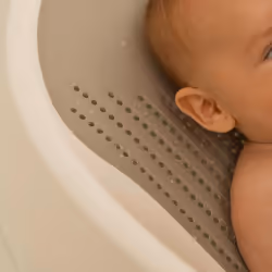 Nuby Newborn Baby Bath Support - Ergonomic Design | Lightweight and Portable | Anti-Slip | Suitable from Birth (White)