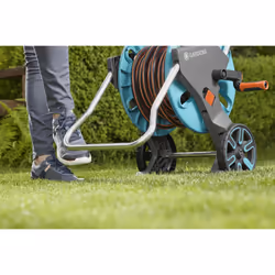 GARDENA CleverRoll M Easy Set: Hose cart with up to 20 m capacity, particularly stable, with a comfortable hose guide in a robust metal frame, drip