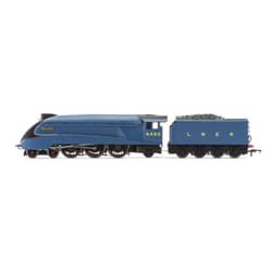 Hornby Steam Train - R3395TTS RailRoad LNER, A4 Class, 4-6-2, 4468 ?Mallard? - Era 3 00 Gauge Locomotives for Train Set, Engine Models for Adults -