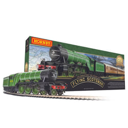 Hornby Train Set - R1255M Flying Scotsman Analogue OO Gauge Locomotives Model Railway Sets, Starter Electric Locomotive Kits - Miniature Steam Engine
