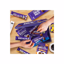 Cadbury Dairy Milk Deluxe Chocolate Hamper, Gift Box of 10 Assorted Chocolate Bars and Bags, 1.04 kg