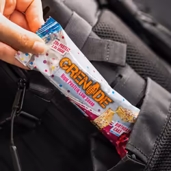 Grenade High Protein, Low Sugar Bar Birthday Cake, 12 x 60 g