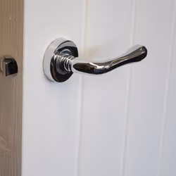 VIBE Leandro Lever on Rose Door Handle - Polished Chrome