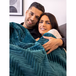 Dreamland Hurry Home Deluxe Velvet Warming Throw - Emerald Green Herringbone - Additional view 6