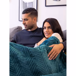 Dreamland Hurry Home Deluxe Velvet Warming Throw - Emerald Green Herringbone - Additional view 7