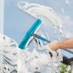 BELDRAY 2 IN 1 TELESCOPIC 5 PEICE WINDOW CLEANING KIT