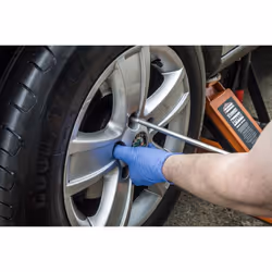 WheelEazy? Wheel Fitting & Alignment Tool