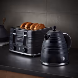 Swan 4 Slice Black Toaster