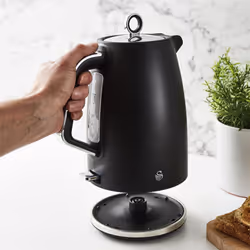 Swan Serenity Kitchen Set, 1.7L Kettle & 4 Slice Toaster, Black, SK14017BLK & ST19024BLK