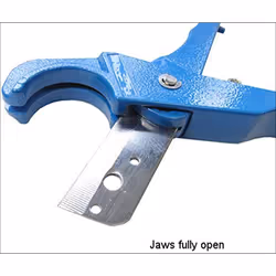 Silverline PVC Pipe Cutter, Cast Aluminium Body 36 mm - 633767