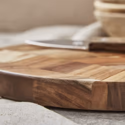 Barbary and Oak Round Acacia Chopping Board BO847023 Chevron