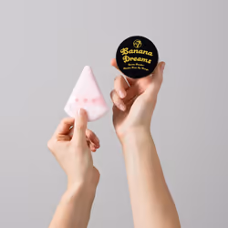 Banana Dreams Application Set - Yellow-Toned Loose Setting Face Powder & Triangle Precision Powder Puff