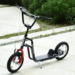 HOMCOM 75-80cm Kids Kick Scooter w/ Adjustable Handlebar Inflatable Wheels Black