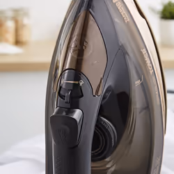 Tower T22022GLD Ceraglide 2800W 360 Cordless Steam Iron Black and Gold - Additional view 5