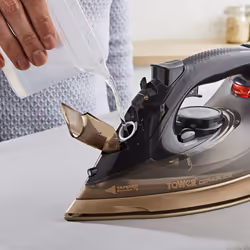 Tower T22022GLD Ceraglide 2800W 360 Cordless Steam Iron Black and Gold - Additional view 7