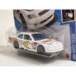 Hot Wheels 2010 Chevy Impala HW Race Team 1:64 Scale GHF86M522 B9
