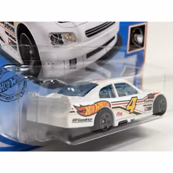 Hot Wheels 2010 Chevy Impala HW Race Team 1:64 Scale GHF86M522 B9