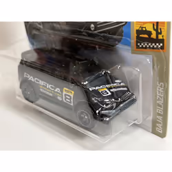 Hot Wheels Chrysler Pacifica Baja Blazers 1:64 Scale GHD84D521 B12
