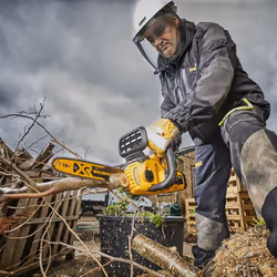 Dewalt DCM565 18v XR 30cm Brushless Cordless Chainsaw x1 5ah Kit with Log Holder