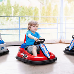 HOMCOM 6V Kids Bumper Car, 360 Rotation Waltz Car w/ 2 Speeds - Red